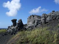 Strandhafer und Lavawände bei Stora Sandvik